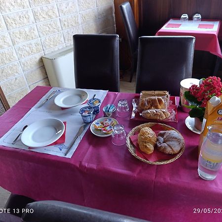 Sleep Well Hotel Total 2 Stelle Pisogne Bagian luar foto
