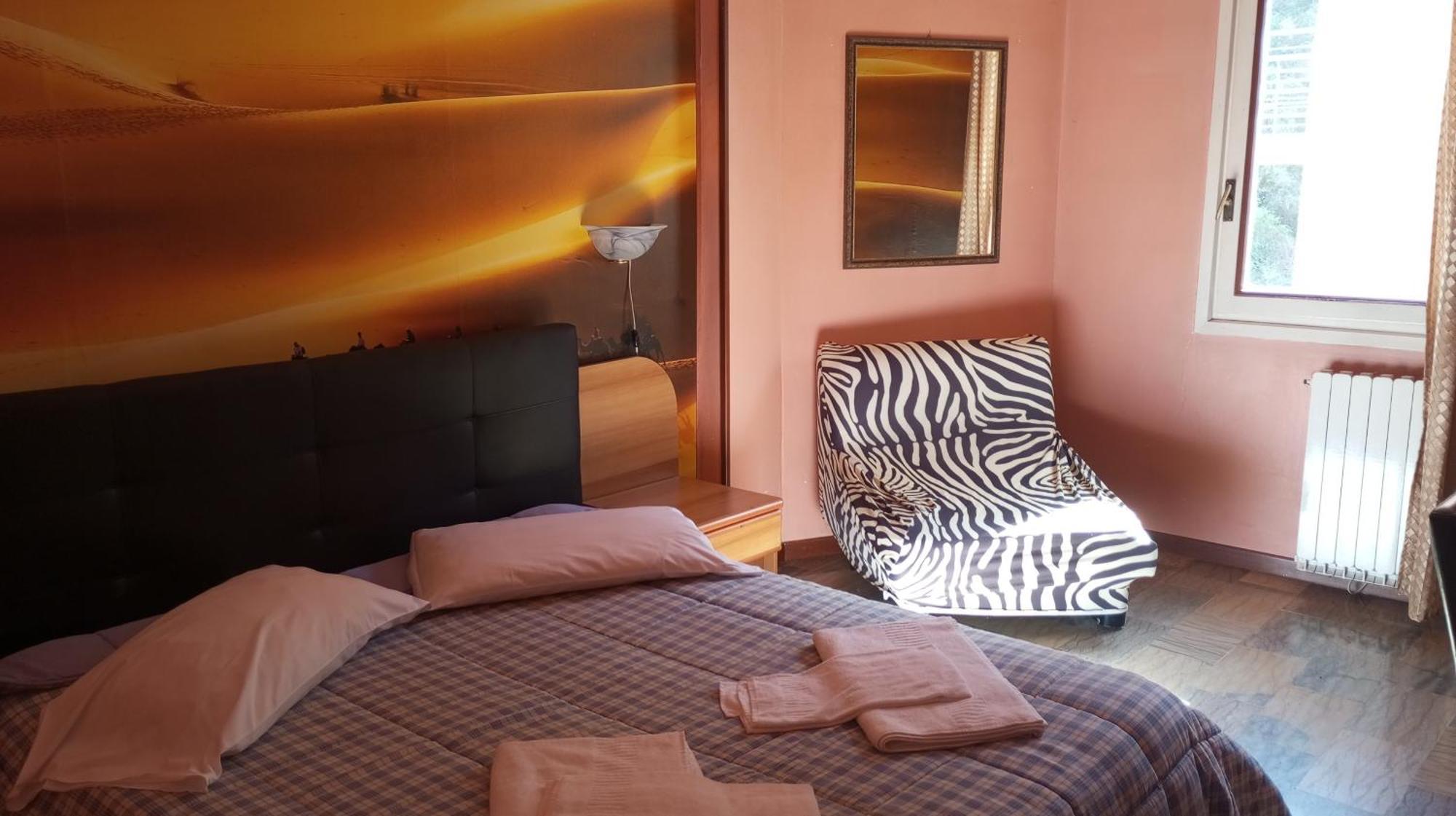 Sleep Well Hotel Total 2 Stelle Pisogne Bagian luar foto